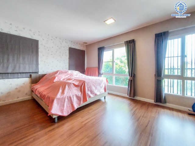 *****บ้านเดี่ยวมือสองย่านกรุงเทพฯ ม.มัณฑนา กัลปพฤกษ์-วงแหวน คุณภาพระดับ L&H เนื้อที่กว้างขวางถึง 53.6 ตร.ว. ฟังก์ชัน 3 ห้องนอน 3 ห้องน้ำ 2 ที่จอดรถ บนทำเลเดินทางสะดวก ติดถ.กาญจนาภิเษก ใกล้รถไฟฟ้าสายสีน้ำเงิน "สถานีหลักสอง" และทางด่วน "ศรีรัช" จองเลย!